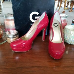 Guess GG Cannor in Red size 8 NWT